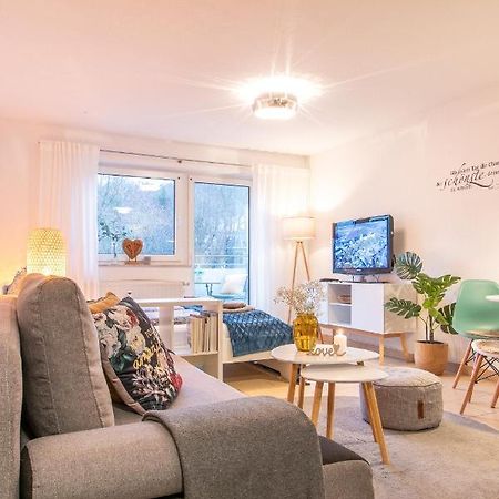 Modernes Apartment im Grünen,WLAN, TV, Kaffee, Parken Schwarzenberg  Exterior foto