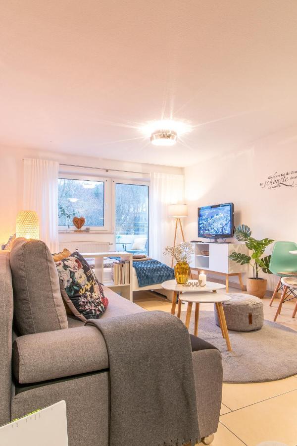 Modernes Apartment im Grünen,WLAN, TV, Kaffee, Parken Schwarzenberg  Exterior foto