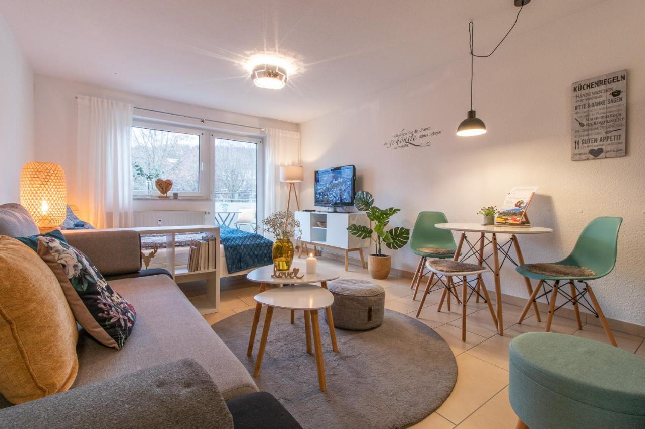 Modernes Apartment im Grünen,WLAN, TV, Kaffee, Parken Schwarzenberg  Exterior foto